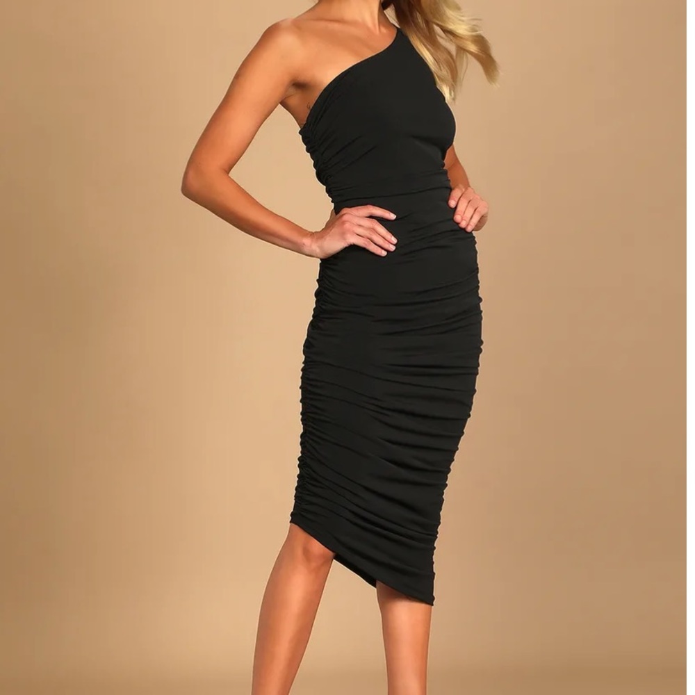 Lulus Size Large, Black MIDI length bodycon dress, Tags attached! Never worn.